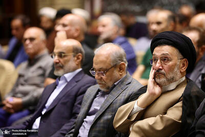 حضور سید حسن خمینی در مراسم بزرگداشت همسر مرحوم آیت الله راستی کاشانی (ر۰)+ تصاویر