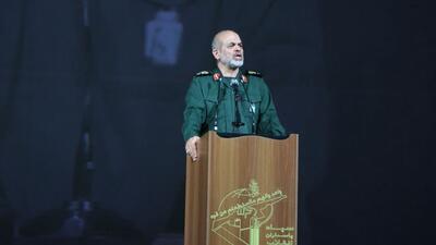 سردار وحیدی: ملت ایران به همت شهدا بر قله اقتدار ایستاده است