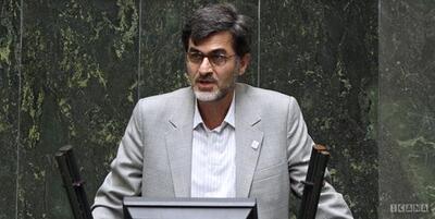 کوچک زاده: کسی که در شعرهایش می‌گوید «رنگ روسریت با چشمانت ست شده» را برای کنسرت نیاوردند؛ با کسی که شعر سعدی می‌خواند خواستند سدشکنی کنند