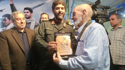 تجلیل از عکاس پیشکسوت دفاع مقدس در کنگره ۸ هزار شهید گیلان