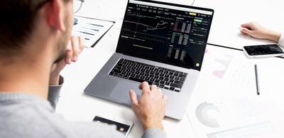 راهنمای جامع انتخاب بهترین پراپ‌فرم فارکس برای ایرانیان