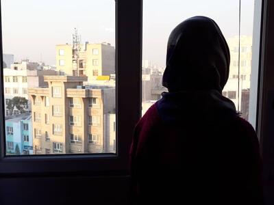 رسوا شدن رابطه پنهانی زن شوهردار با پسر همسایه