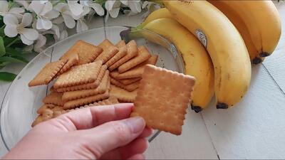 فقط با یه بسته بیسکوییت دسر موزی رو درست کن!