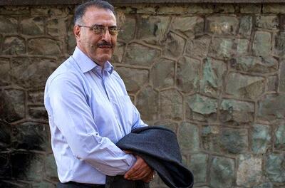 کنایه رمضان زاده به برکناری نادره رضایی با هشتگ شجریان/ افراطیون برانداز و انقلابی جشن بگیرند!