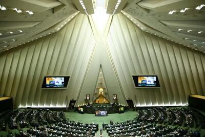 ایده نمایندگان تندروی مجلس برای خروج از NPT، بهانه به دست دشمن می‌دهد