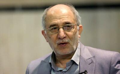 حسین علایی برکنار نشده است