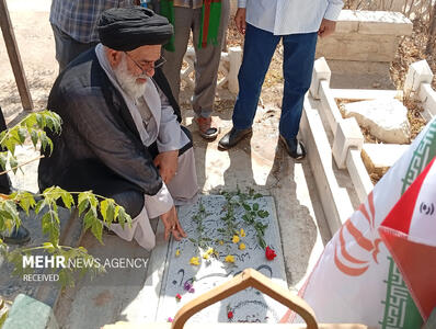 مراسم عطر و گل افشانی شهدای ۱۷ شهریور