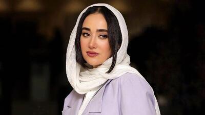 تصاویر جالب و پر انرژی از بهاره افشاری با استایل جذاب آبی رنگ و سعید دشتی در پشت صحنه نمایش قلب نارنگی / لحظاتی پر از لبخند و حال خوب +عکس