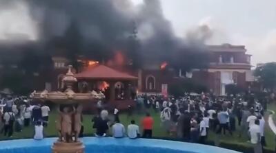 لحظات سوختن خانه و همسر نخست وزیر نپال