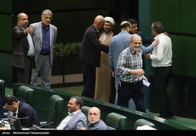 دولت برنامه‌ای برای اقتصاد کشور ندارد؛ فقط روضه می‌خواند!