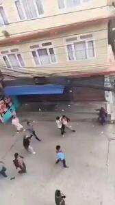 فرار وزیر دارایی نپال از میان معترضان