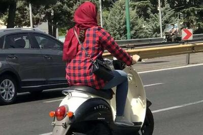 کلاه ایمنی؛ مشکل گشای موتورسواری بانوان