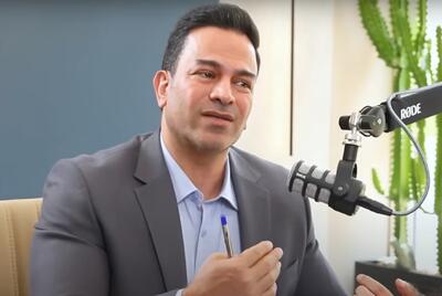 ویدیو / انتقاد حداد، استاد روابط بین‌الملل، از تاثیرگذاری رادیکال‌ها در سیاست خارجی: وقتی گروهی حداقلی بتواند به هزینه عمومی، تصمیم خود را تبدیل به سیاست کند، انحراف از عقلانیت، به شکل آشکاری خود را نشان می‌دهد / اینها منافع خود را در قالب تصمیمات سیاستی و به هزینه عمومی پیگیری می کنند