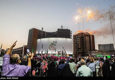 ببینید | جشن بزرگ میلاد پیامبراکرم(ص) در میدان ولیعصر(عج) تهران