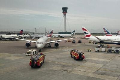 ویدئو| فرود زیبای هواپیمای A380 امارات در فرودگاه هیثرو لندن