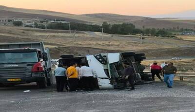  ۱۹ مصدوم در پی واژگونی مینی‌بوس در جاده اهر - ورزقان