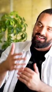 بازیگر قهوه پدری: صدایم را با مرد اشتباه گرفتند