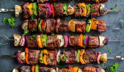 طرز تهیه کباب چنجه؛ فوت و فن‌های نرم کردن گوشت کبابی