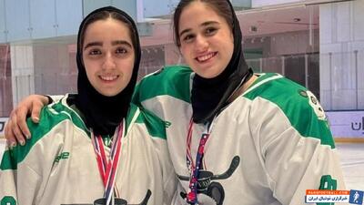 ۲ بازیکن هاکی روی یخ جوانان دختر در لیگ مجارستان به میدان می‌روند - پارس فوتبال
