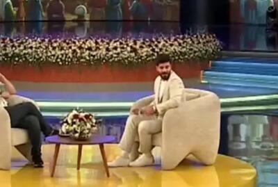 آواز فرنگی؛ آقاعه تو برنامه آهنگ معروف خارجی رو خوند محسن کیایی باور نمیکنه صدا خودشه