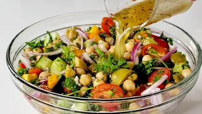 طرز تهیه سالاد نخود مدیترانه ای / راز شادابی و انرژی صبحگاهی