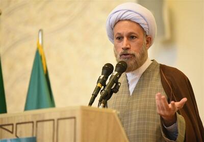 امام جمعه شیراز: در قاموس انقلاب اسلامی جای مطالبه‌گر نیست / تاریخ دنیا دارد ورق می‌خورد و این دفعه اگر منطبق با خواست رهبر معظم انقلاب حرکت کنیم، کشور عزیز می‌شود و عزت و قدرت ایران به دنیا مخابره می‌شود / در صفحه آینده تاریخ جهان که ورق می‌خورد، ایران اسلامی در قله خواهد بود و دشمنان روی ایران حساب باز می‌کنند و جرأت نمی‌کنند منافع ملت ما را به خطر بیاندازند