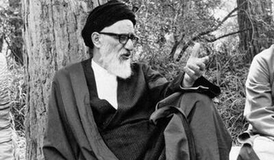 آیت‌الله طالقانی همراه با یکی از فرزندانش(عکس)