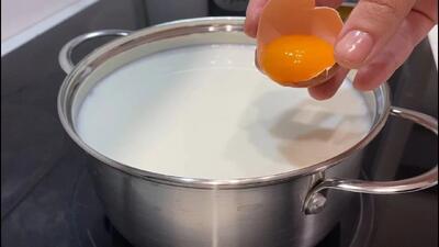 پنیر خانگی در چند دقیقه : فقط تخم مرغ را به شیر اضافه کنید
