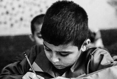 بحران سواد پایه در ایران؛ دانش‌آموزان حتی در املای ساده هم می‌لغزند