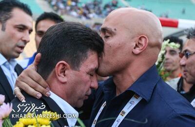 ویدیو| پیشنهاد علیرضا منصوریان به امیر قلعه نویی در پخش زنده: چشم ببند! - پارس فوتبال