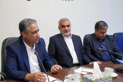 نشست مدیرعامل بانک صنعت و معدن با فعالان اقتصادی و صنعتگران اردبیل