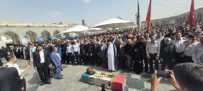 عکس/ تشییع و اقامه نماز بر پیکر مطهر  شهید آتش‌نشان رضا فخریان