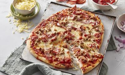 طرز تهیه پیتزا میت لاورز با خمیر خانگی و خوشمزه