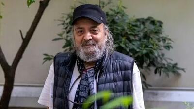 استایل جنجالی سیروس مقدم در مراسم ختم