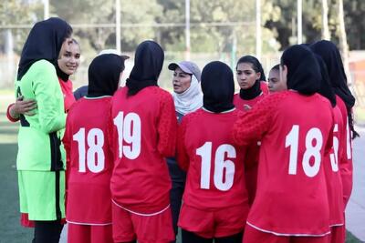 مهینی: دیدارهای دوستانه با حریفان بزرگتر ما را برای شرایط مسابقه آماده می‌کند