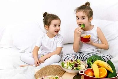 با مصرف این غذاها، بلوغ زودرس بیخ گوش کودکتان است