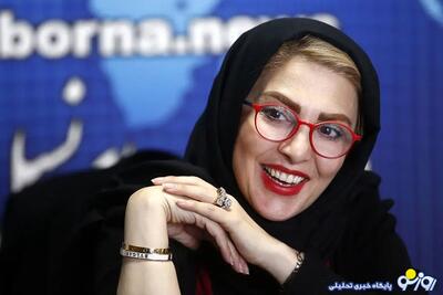 جشن تولد ۵۲ سالگی مجری خانم در آمریکا