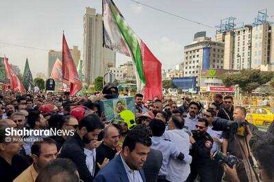 آغاز مراسم تشییع پیکر رضا فخریان، آتش‌نشان فداکار در خیابان امام رضا(ع) مشهد