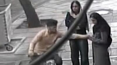 لحظه وحشتناک موبایل قاپی از یک دختر جوان