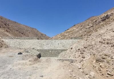 احداث سازه آبخیزداری در روستای شیرگ آقا سربیشه/بهبود شرایط کشاورزی برای 1000 بهره‌بردار - تسنیم