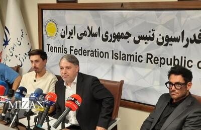 محمدرضا گلزار اسپانسر شخصی تیم ملی پدل