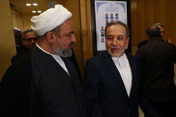 محاصره عراقچی در میان نمایندگان تندرو مجلس/ آقای وزیر به رسایی چه گفت؟+ تصاویر
