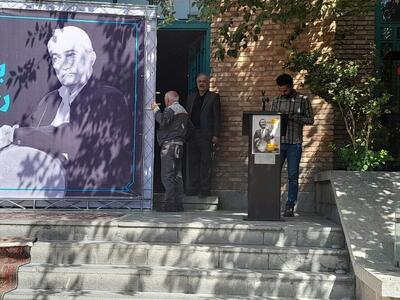 مراسم تشییع پیکر بهمن رجبی در خانه هنرمندان