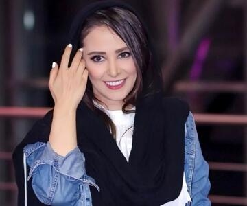 قدم زدن الناز حبیبی با تیپ جذاب و لاغر در خیابان‌های تهران