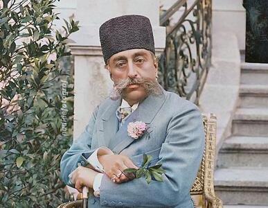خاطرات مظفرالدین‌شاه: پیرمردی عکاس که عکس ما را خواست بیندازد ما را مجبور می‌کرد که به وضع‌های مخصوص بایستیم