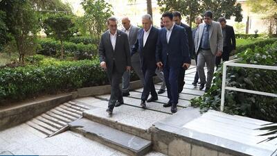 نشست هم‌اندیشی فعالان اقتصادی با رییس سازمان امور اداری و استخدامی کشور