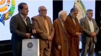 اعطای  نشان وفا  و  خادم حسینی ایران  به احمد کرمی استاندار ایلام