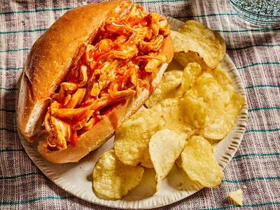 طرز تهیه ساندویچ فیله مرغ و بادوم هندی رژیمی
