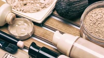 چگونه با پودر بچه یک کرم پودر سبک و طبیعی بسازیم؟