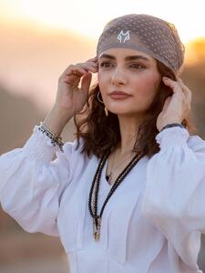 عکس‌/ ژست جذاب و داغ لیندا کیانی در سرای عامری‌ها | اقتصاد24